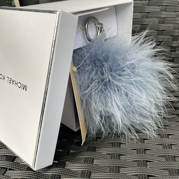 Michael Keychain,Michael Kors Sky Blue Fluffy Key Holder,Bag accesory. - Picture 5 of 12